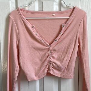 baby pink pacsun button up long sleeve cropped tee! - size M